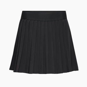 Aritzia TNA mini tennis skirt